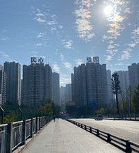 有人说民心佳园车位不够,住公租房要求车位充足,是不是要得太多