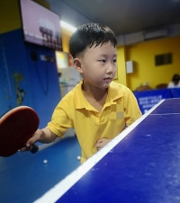 我们家的快乐教育,孩子自己选择学了乒乓球、围棋,变化惊人