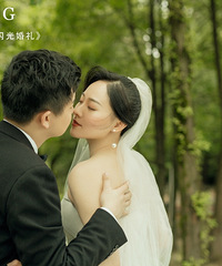 虽然我们的婚纱照只有4套服装,但是我们拍了6种风格~