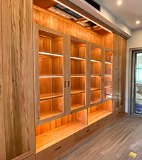 ������������������ˬ�ˣ��ڰ�ǽ+��ľ��Ĵ��䳬����