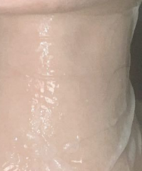 这里有个一周就能淡化颈纹的方法,赶紧学起来