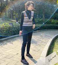 这些都是我很满意的单品,V领羊绒衫柔软又舒服,颜色特别百搭
