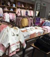 ͻȻ���£���ָ��޶����·��������ͯװ3��3�۱��Ա�������