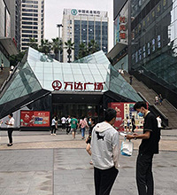 对南坪真的无语了,中心地段居然还有农贸市场,商业也被越甩越远