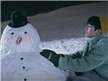 狗仔拍到王俊凯堆雪人