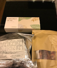 已经买过N次的香肠和粽子,味道还是一如既往的过瘾!