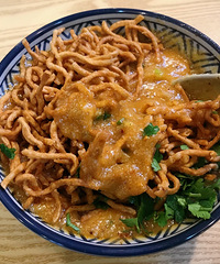打卡解放碑的宝藏小吃店,19块钱的套餐2个人吃撑了都没吃完
