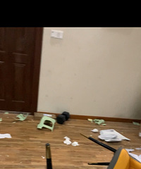 老公晚上喝得烂醉如泥回家,我气到踢了他,他也开始动手了……