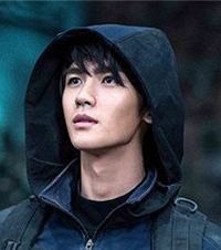 《重启》张起灵扮演者黄俊捷,被女友捶劈腿还傍富婆