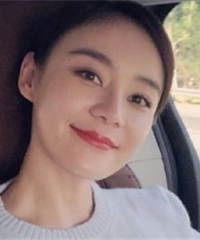 香肠嘴女星私下一心想攀高枝,交往的男友也是富二代类型的