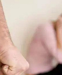 重庆一女子忍耐家暴19年后,点燃汽油将熟睡中的丈夫活活烧死