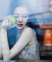 杨紫粉丝撕摄影师拍照太敷衍,对比其他女明星,到底是谁的问题