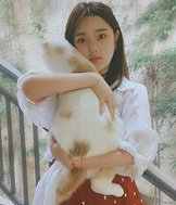 92年有3只猫的妹子征婚,月入1万以上
