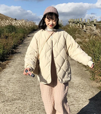 “奶奶风”棉服不仅保暖还显温柔,学会这些搭配,复古又自带减龄