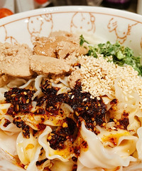 以为是黑暗料理的臭豆腐拌面,不好意思,误会你了!一吃发现..