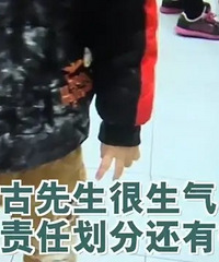 重庆3岁男童抠坏幼儿园墙壁被劝退,遇到这种情况该怎么办?