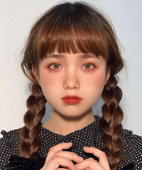 我从来欣赏不来这种雀斑妆!你们呢?
