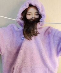 摇粒绒衣服怎么搭好看?女明星都在疯狂种草,号称“穷人的貂”