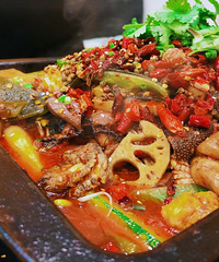 毛血旺和烤鱼二合一也能如此美味,解放碑这家烤鱼让我多次光顾