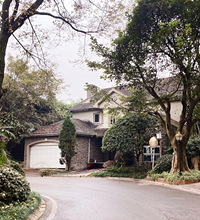 实地走访九龙坡早期纯独栋别墅西郊庄园,老板负债1亿不“跑路”