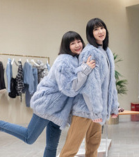年底聚会季,这些又保暖又好看的衣服值得买,还有活动参加哦
