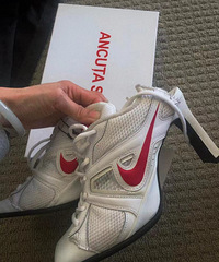 ��Nike�����߸�Ь�ˣ����Ǿ�����ô����