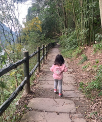 周末带娃漫步张飞古道,看超美的嘉陵江温塘峡,这还有个野温泉