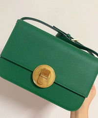 �����ɫ�İ��������̫�ÿ��ˣ�