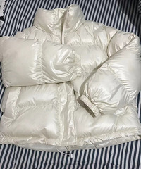 白色棉服我觉得真的应该人手一件,这件100多的太百搭了