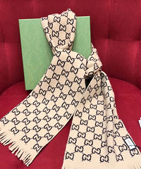 ����ϵ�У�Gucci�̲�ɫ˫��Χ��ȷʵ�ܺÿ�