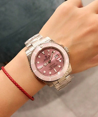 ����ʿ��ˮ������Ů�ı�����ֱ�