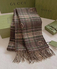 GUCCI˫��Χ�����ڵ����������ױ�ײ