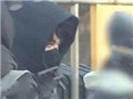 任嘉伦带老婆逛街购物