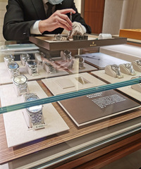 �ϸ��������绰����˵31�ĳߴ絽���ˣ����˸�����ĺ�ɫ