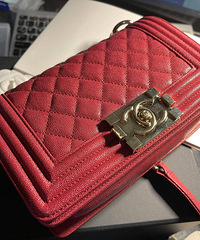 ����2�������̣����ī��ɫ�����˰���ȫ��ֻʣһ�����Ͻ��µ���