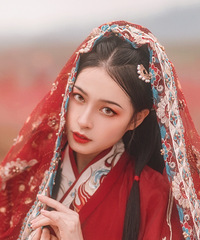 只要我取快递的时候穿得够土,邻居就认不出我