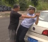 ��̷̸��ͨ��Ц��ͷ���������ϴ���