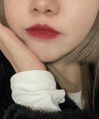 һ�챻���������εĿں�ɫ�ţ��������