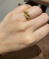 买给妈妈的新年礼物,周生生金戒指