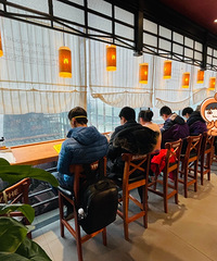 �������Ķ����ΧԽ��ԽŨ����λ��Ȼһ������