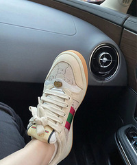 ��Զ���ӵ�Gucci����Ь���Ͻź�Ч�����Ծ��ޣ��ǳ��ٴ�����