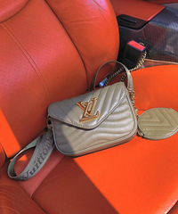 �Լ۱ȳ��ߵ�LV������ȫţƤ����һ