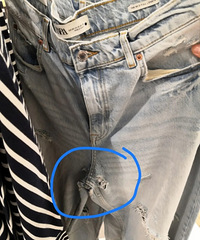 这个破洞的位置就尴尬了....请教大家,我该怎么穿??