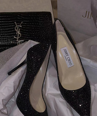吐血买的jimmy choo,纠结要不要贴底