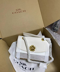 2021买的第一个包,百搭又好看的COACH