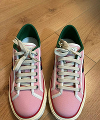 Gucci1977Ь�ӣ��Ƚ���ˬ�򵥣�û����ô���logo��