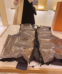 我买了LV那个26000的空气马甲!真不是人傻钱多