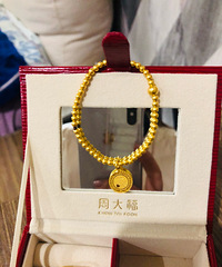 每年都会给家人准备礼物,这次全部安排了黄金饰品,都是心头好