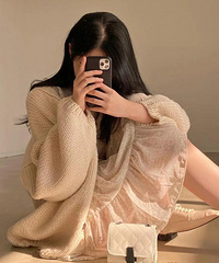 20件绝美早春半裙+小上衣搭配!照着搭美到炸!