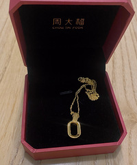 真香!周大福几何项链!